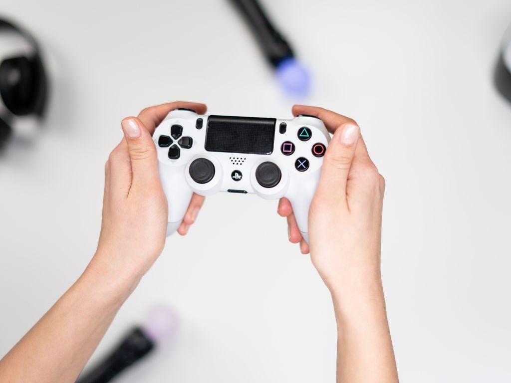 Jak ustawić martwą strefę kontrolera PS5?
