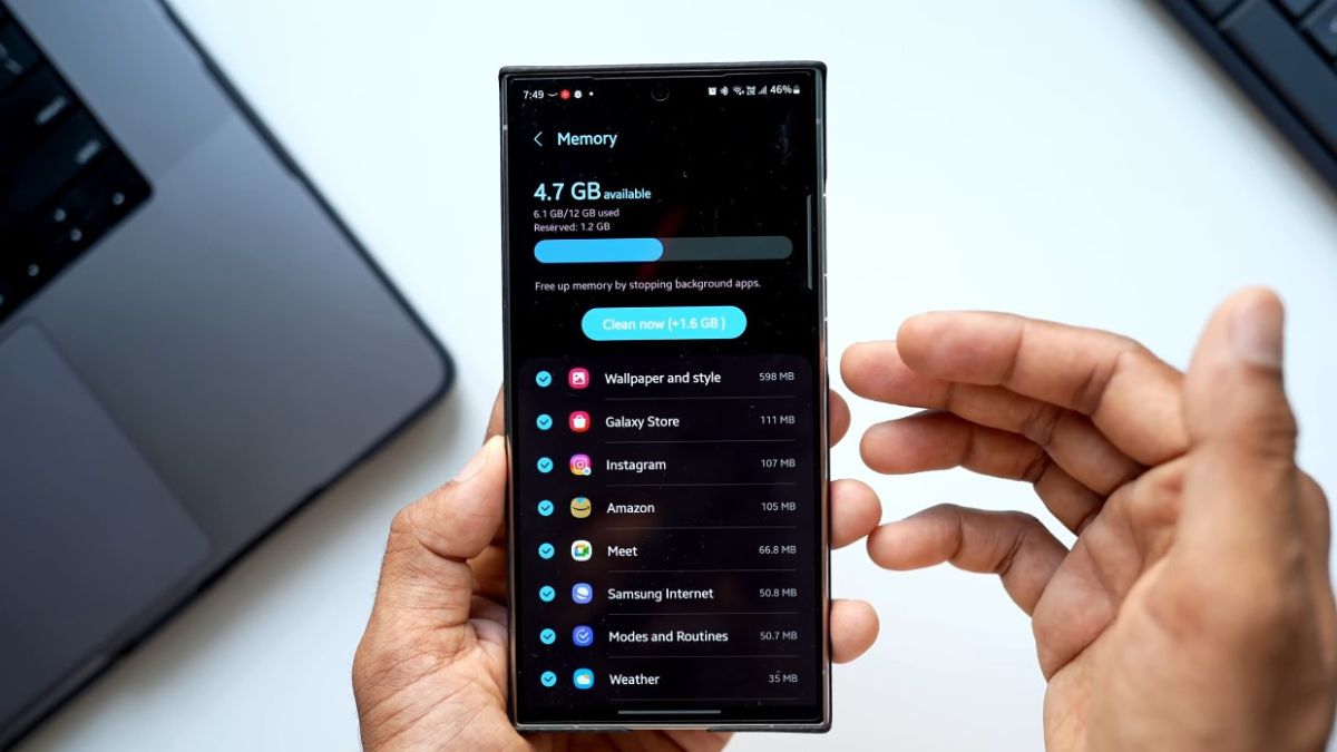OneUI 6 Zarządzanie Pamięcią: jak Samsung radzi sobie z agresywnością wymiany RAM?
