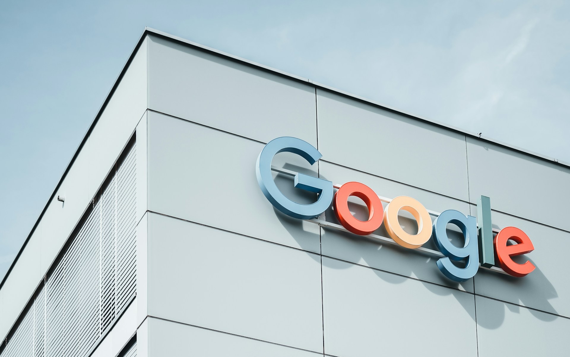 Inwestycja Google w SpaceX: strategiczny zakład o wielu skutkach