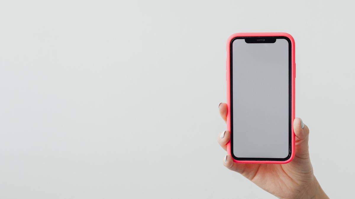 Doświadczenie mobilne: ile wart jest smartfon bez fizycznego interfejsu?